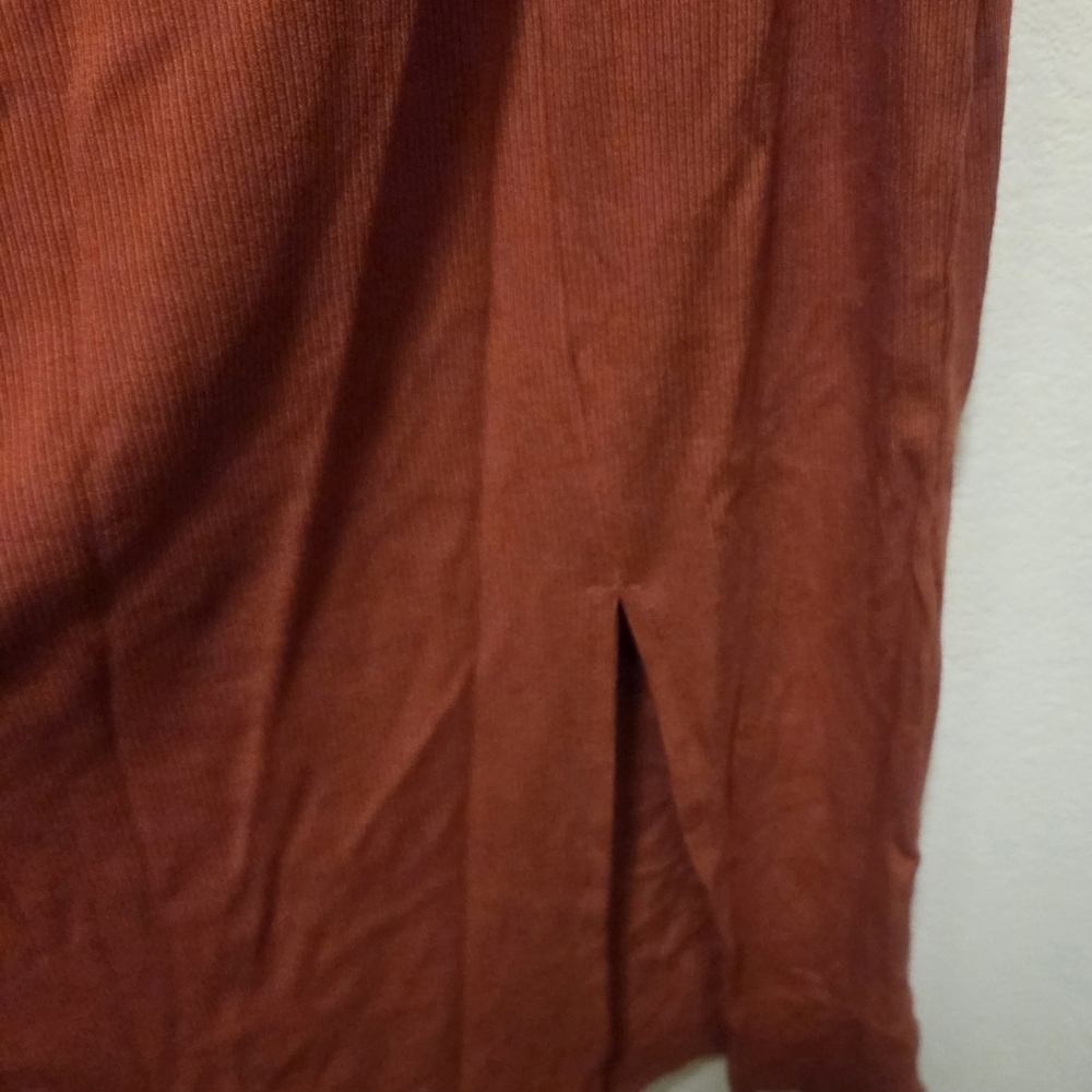 Rust Orange Garment - Picture 4 of 9